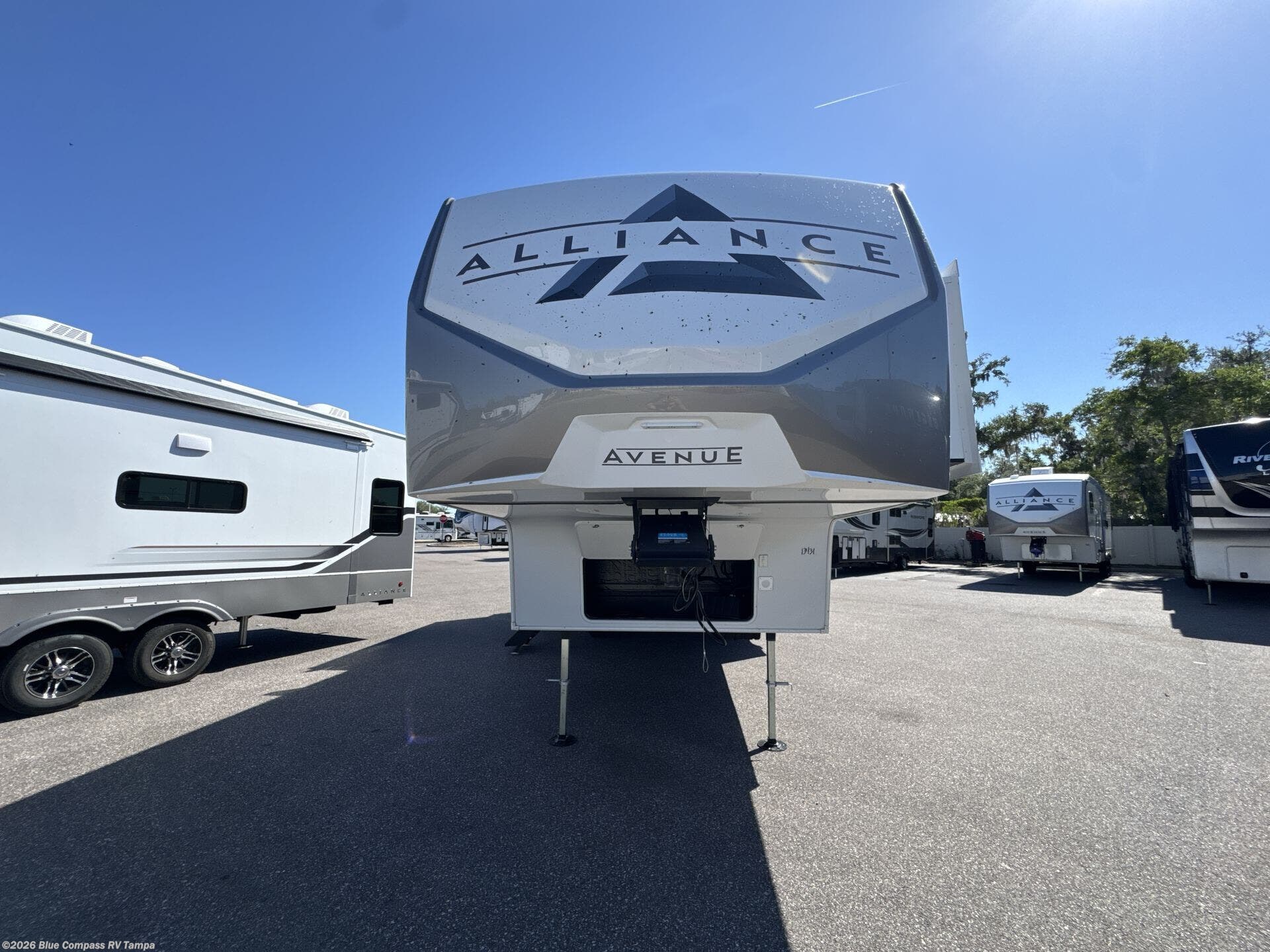 New 2026 Alliance RV Avenue 32RLS available in Dover, Florida
