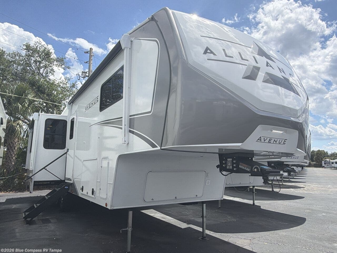 New 2026 Alliance RV Avenue 32RLS available in Dover, Florida