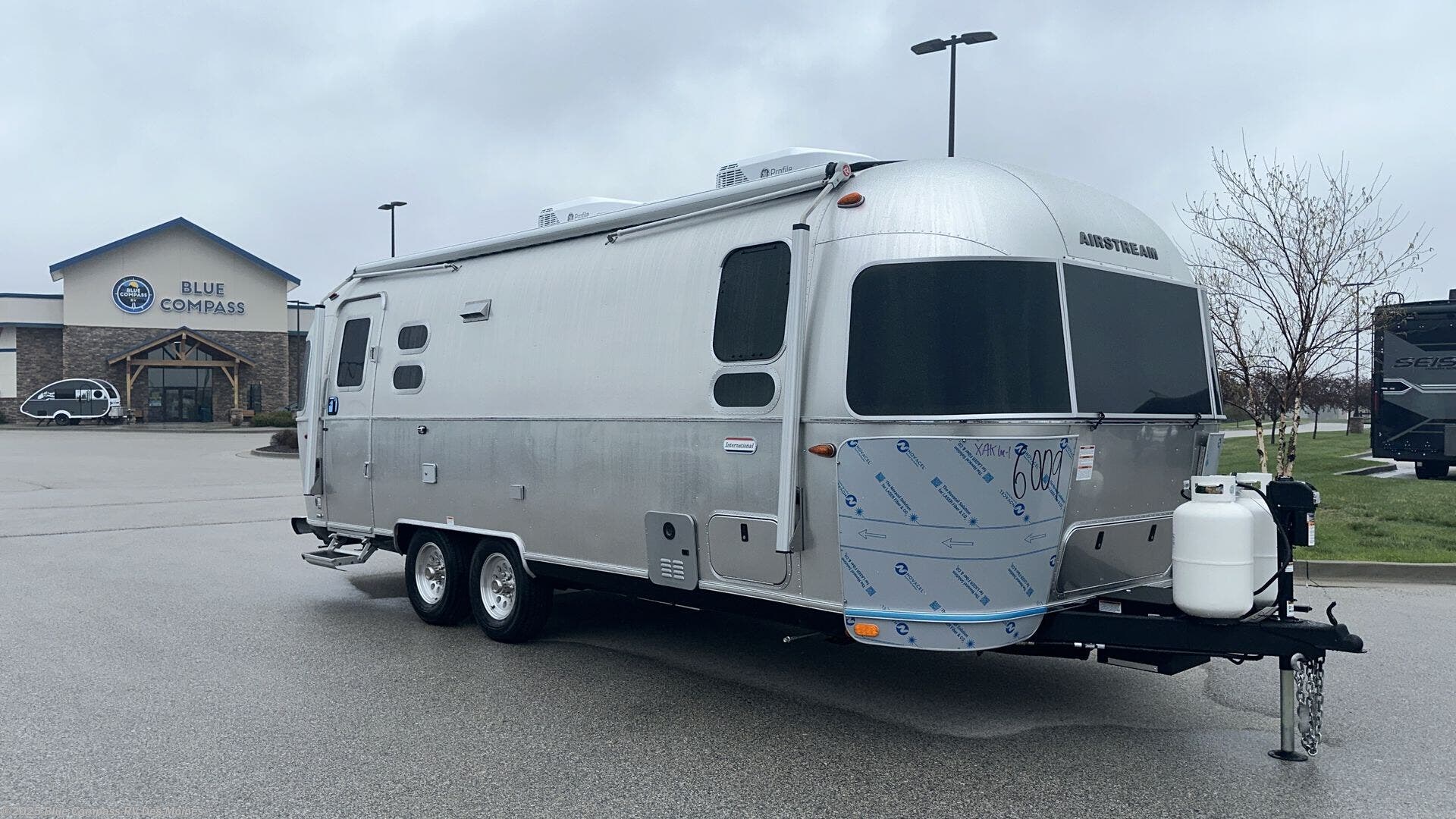 New 2025 Airstream International 25FB Twin available in Altoona, Iowa