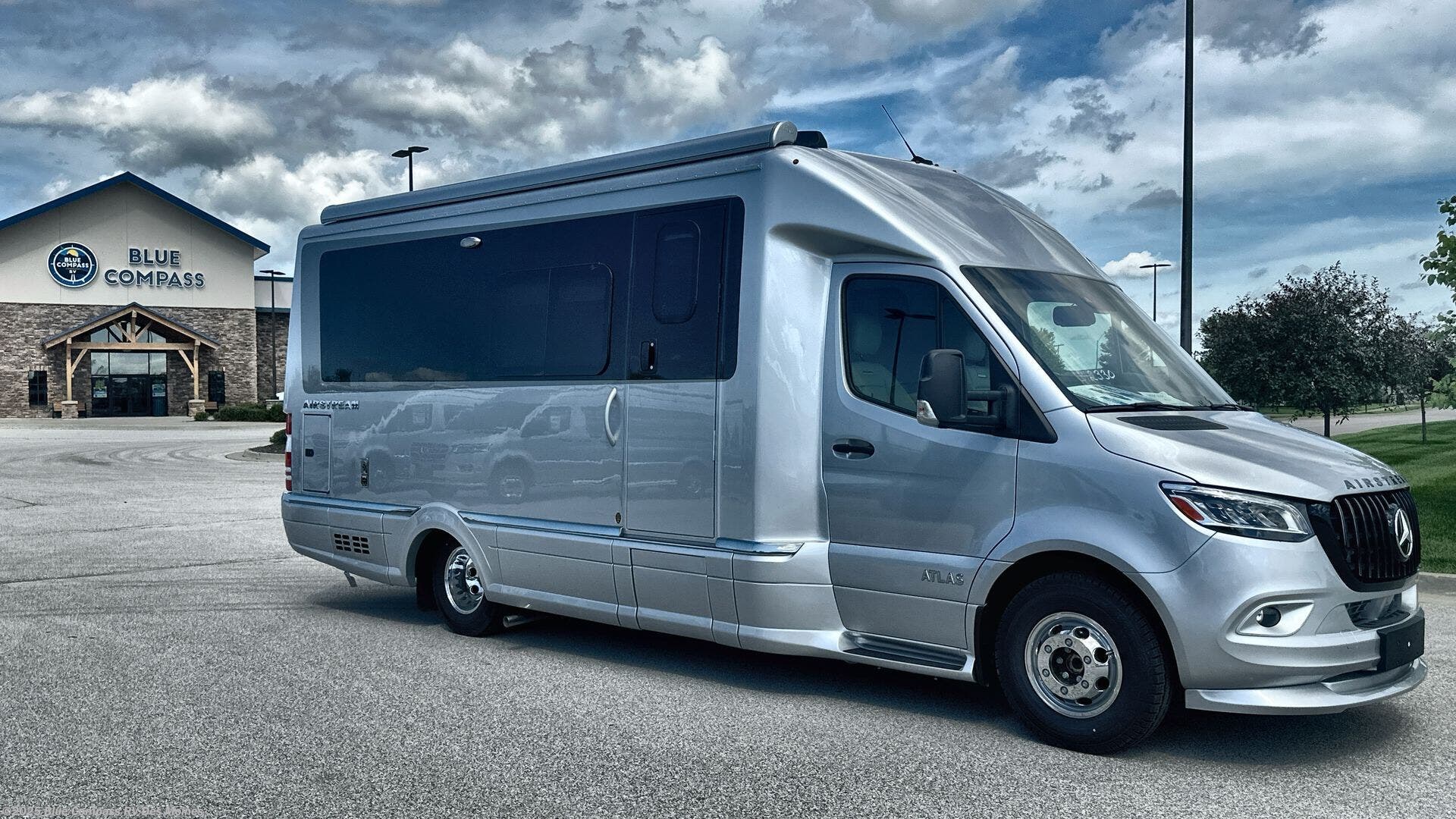 New 2026 Airstream Atlas Murphy Suite available in Altoona, Iowa