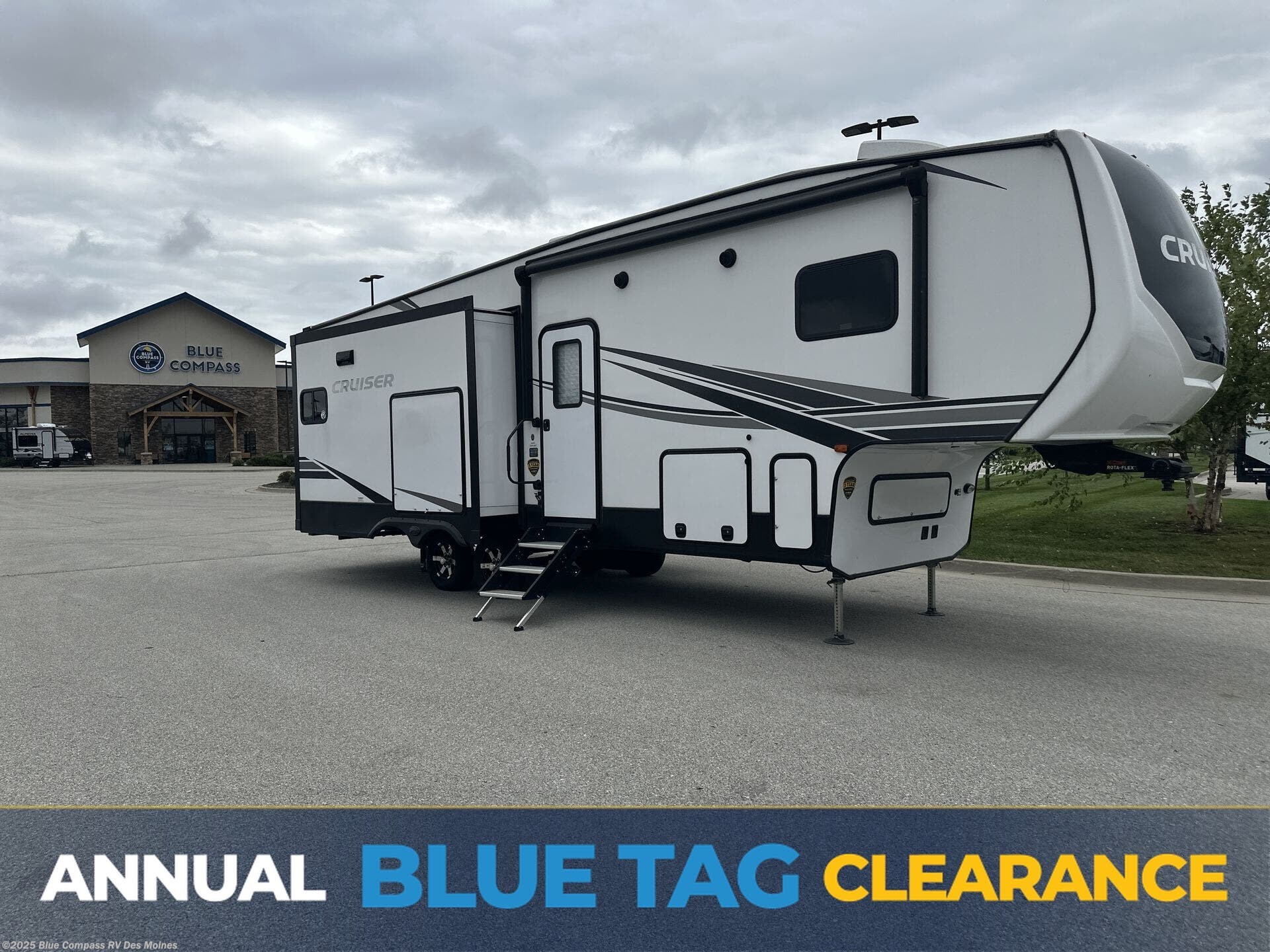 Used 2023 CrossRoads Cruiser Aire CR28RD available in Altoona, Iowa