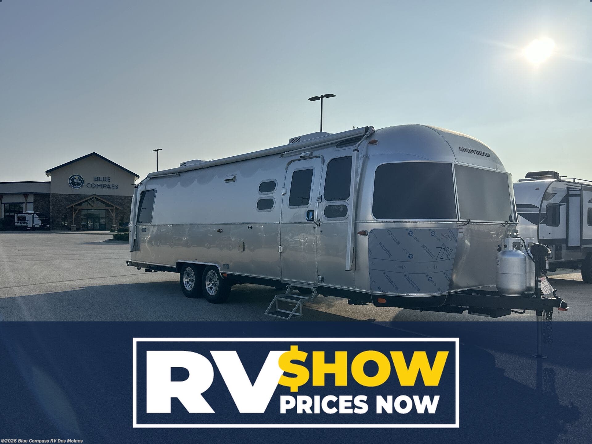 New 2026 Airstream Classic 30RB available in Altoona, Iowa