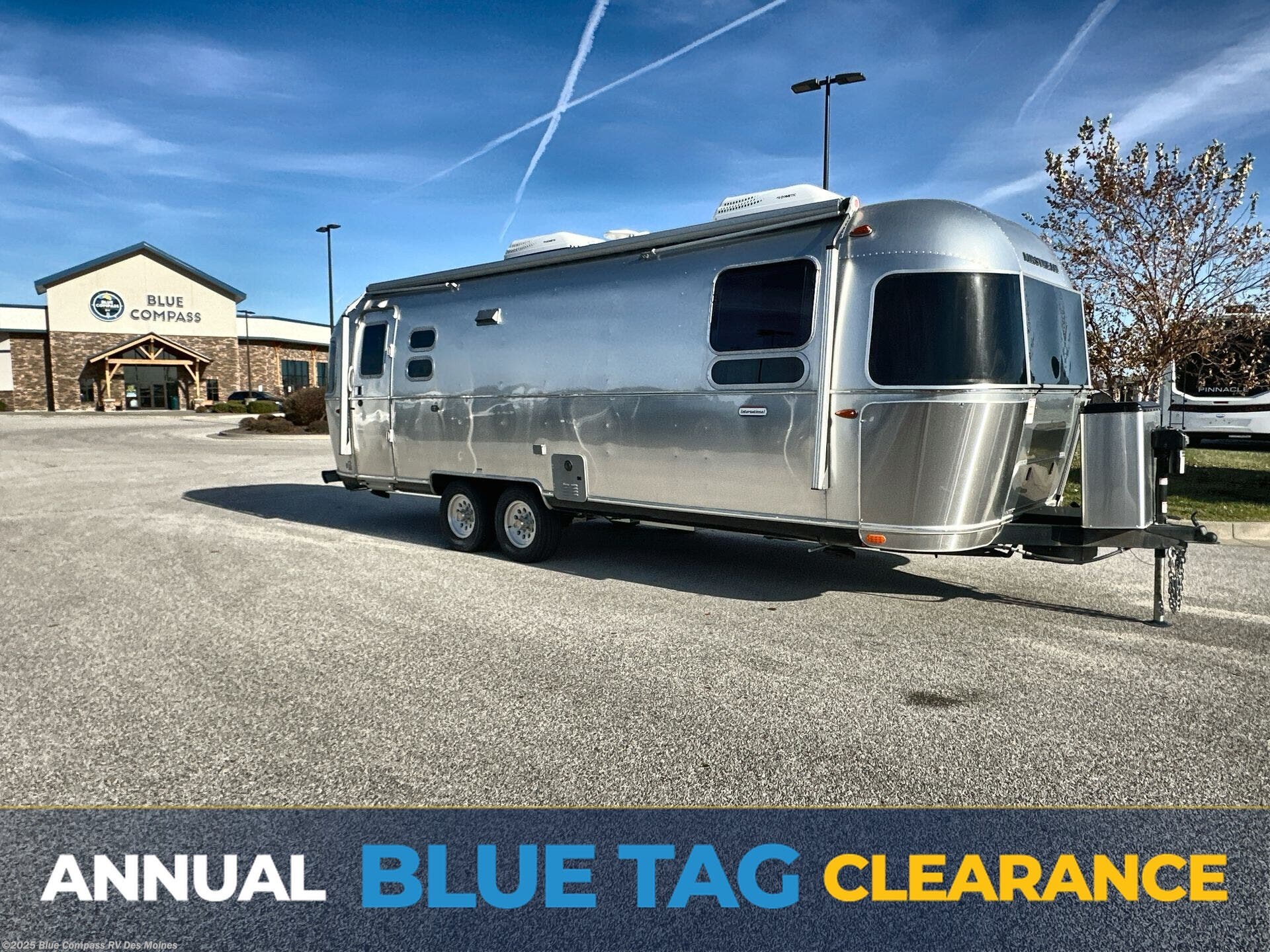 Used 2023 Airstream International 27FBQ available in Altoona, Iowa