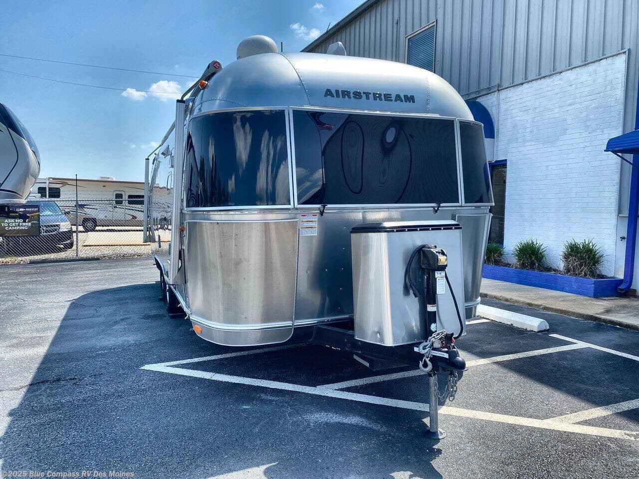 Used 2022 Airstream International 25RB available in Altoona, Iowa