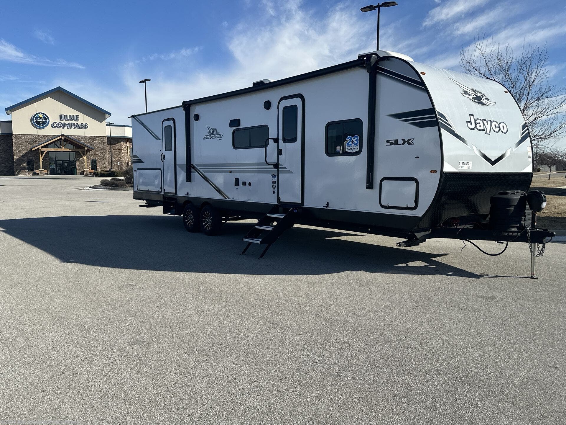 New 2026 Jayco Jay Flight SLX 321BDS available in Altoona, Iowa