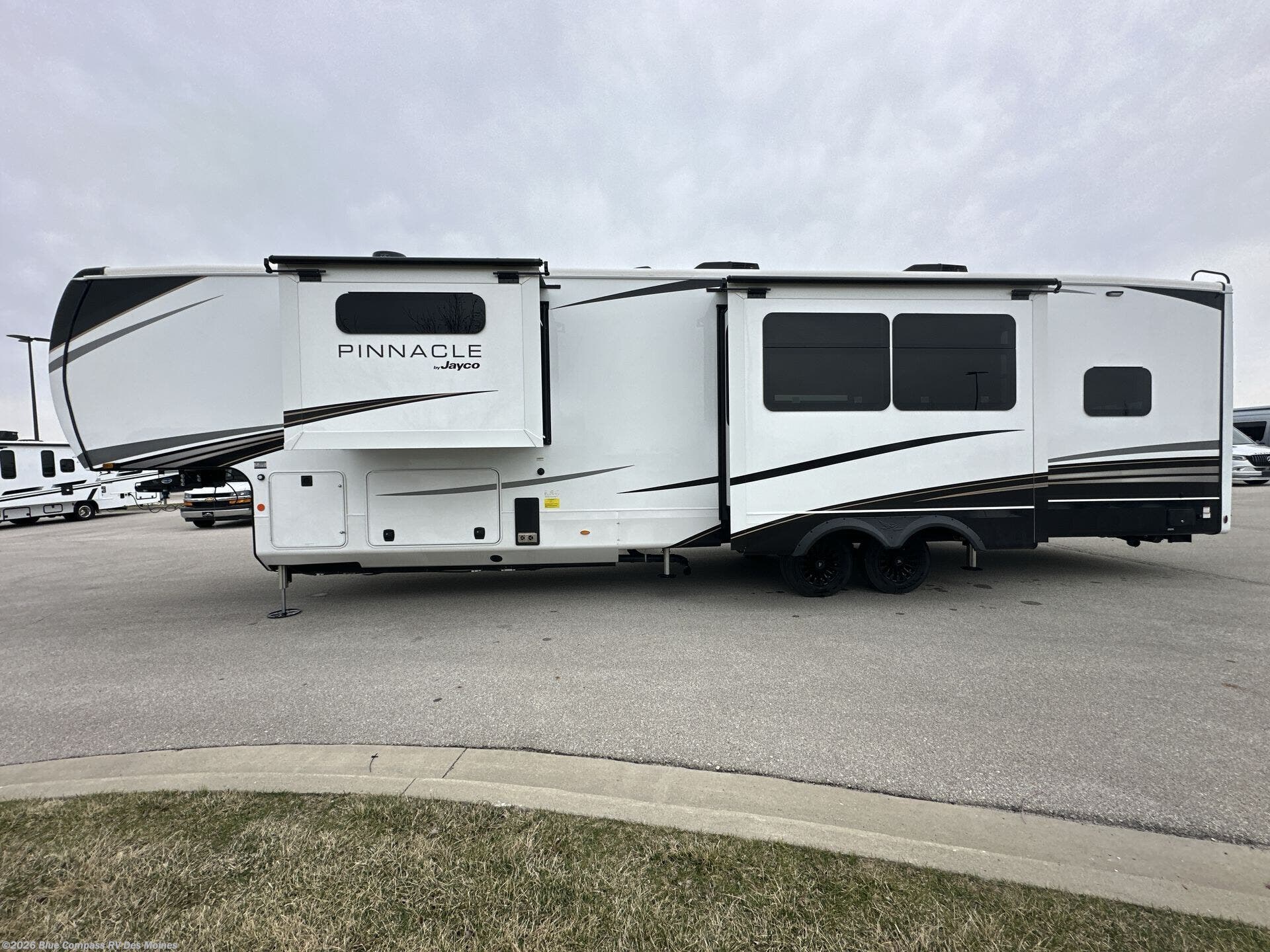 New 2026 Jayco Pinnacle 38FBRK available in Altoona, Iowa