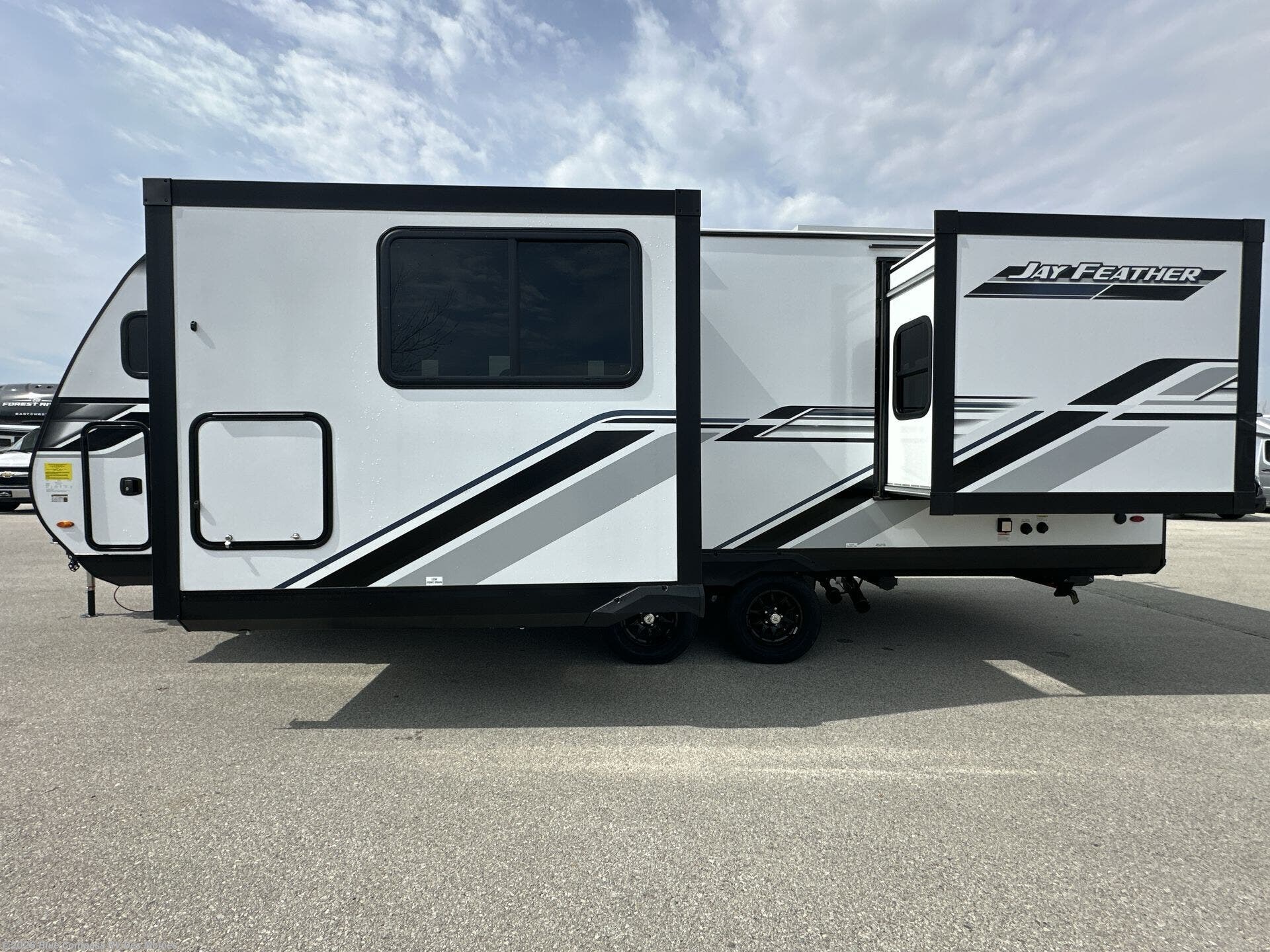 New 2026 Jayco Jay Feather 24FK available in Altoona, Iowa