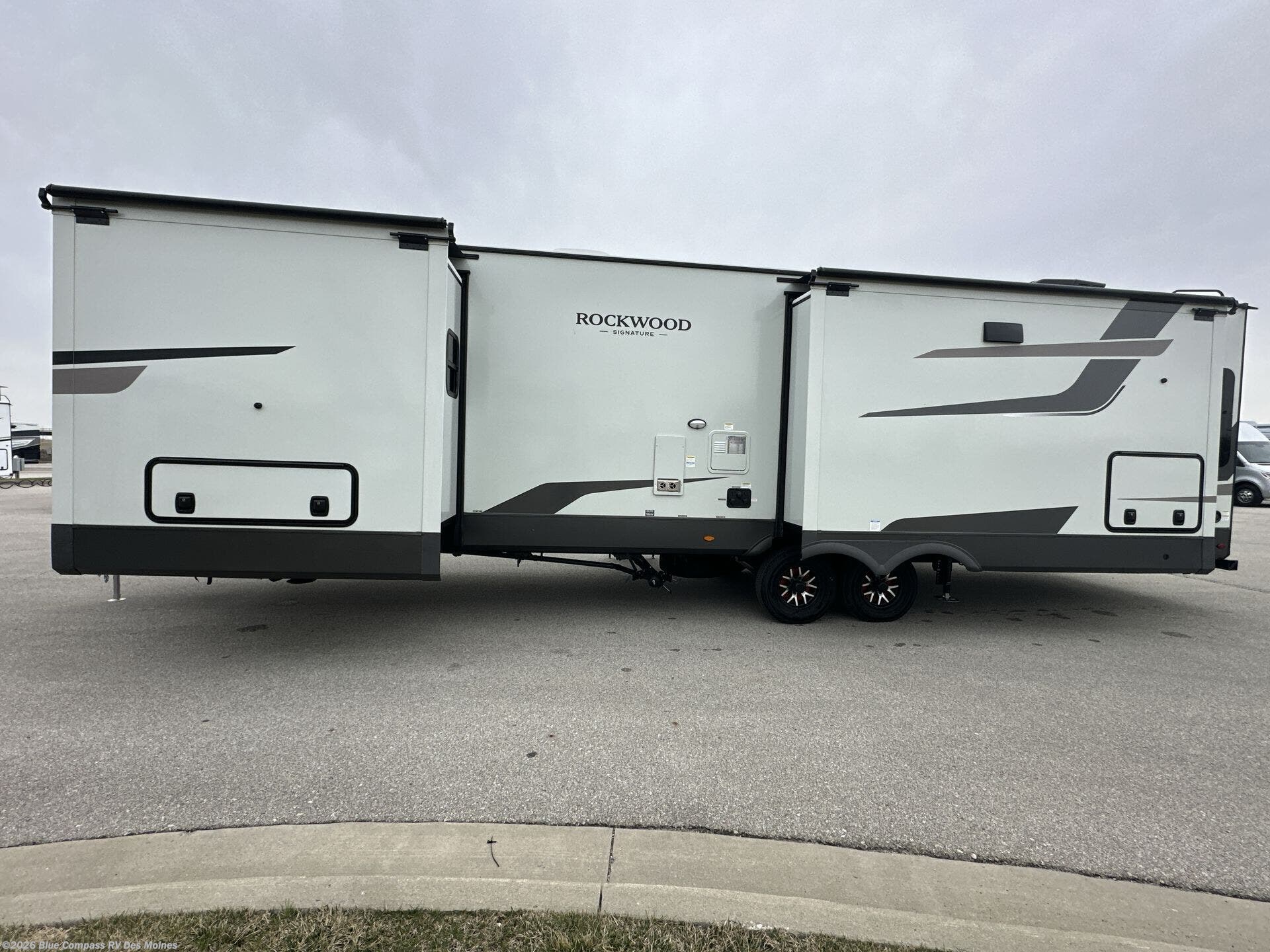 New 2026 Forest River Rockwood Signature 8337RL available in Altoona, Iowa