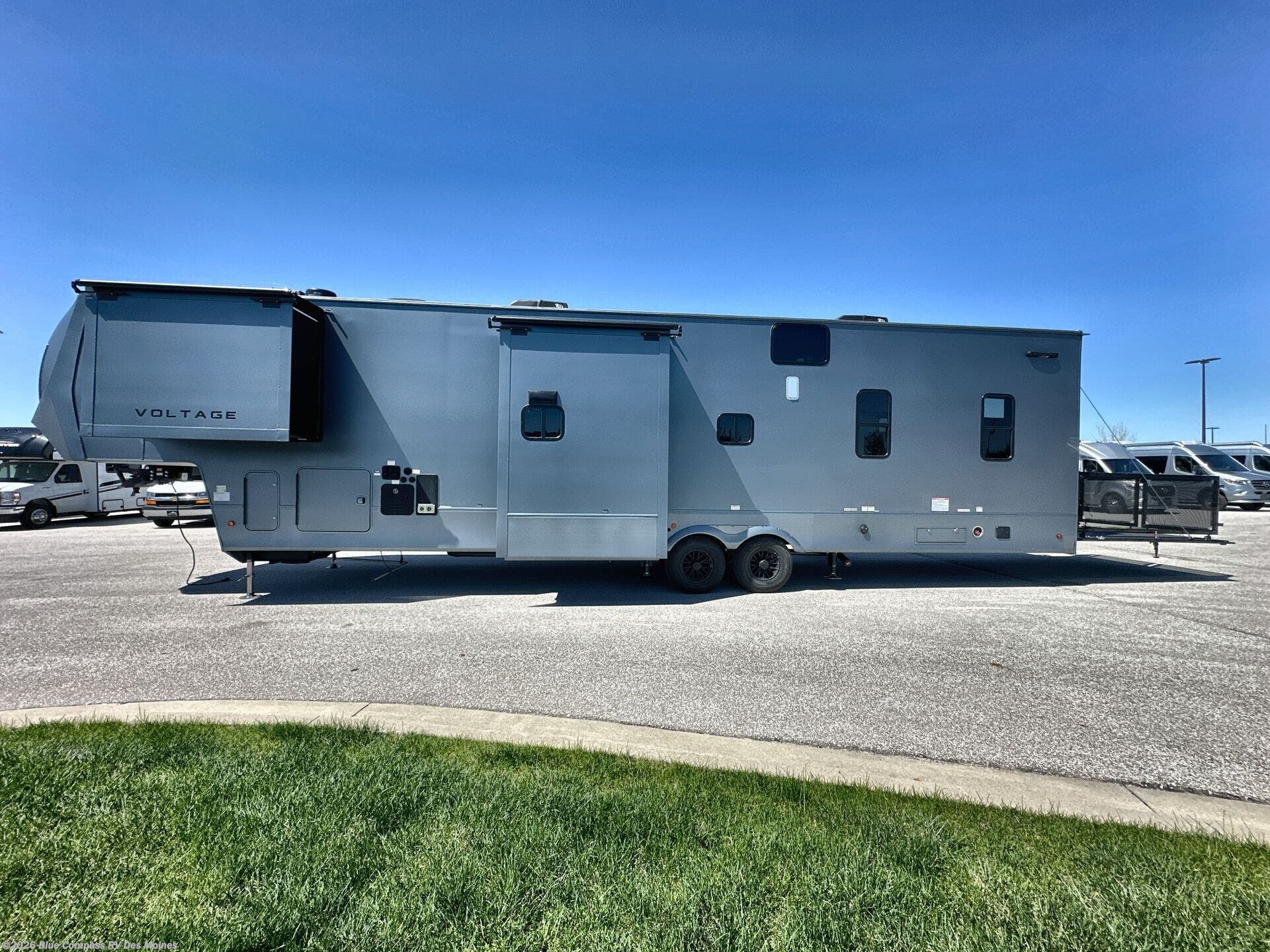 New 2026 Dutchmen Voltage V-Series 3850 available in Altoona, Iowa