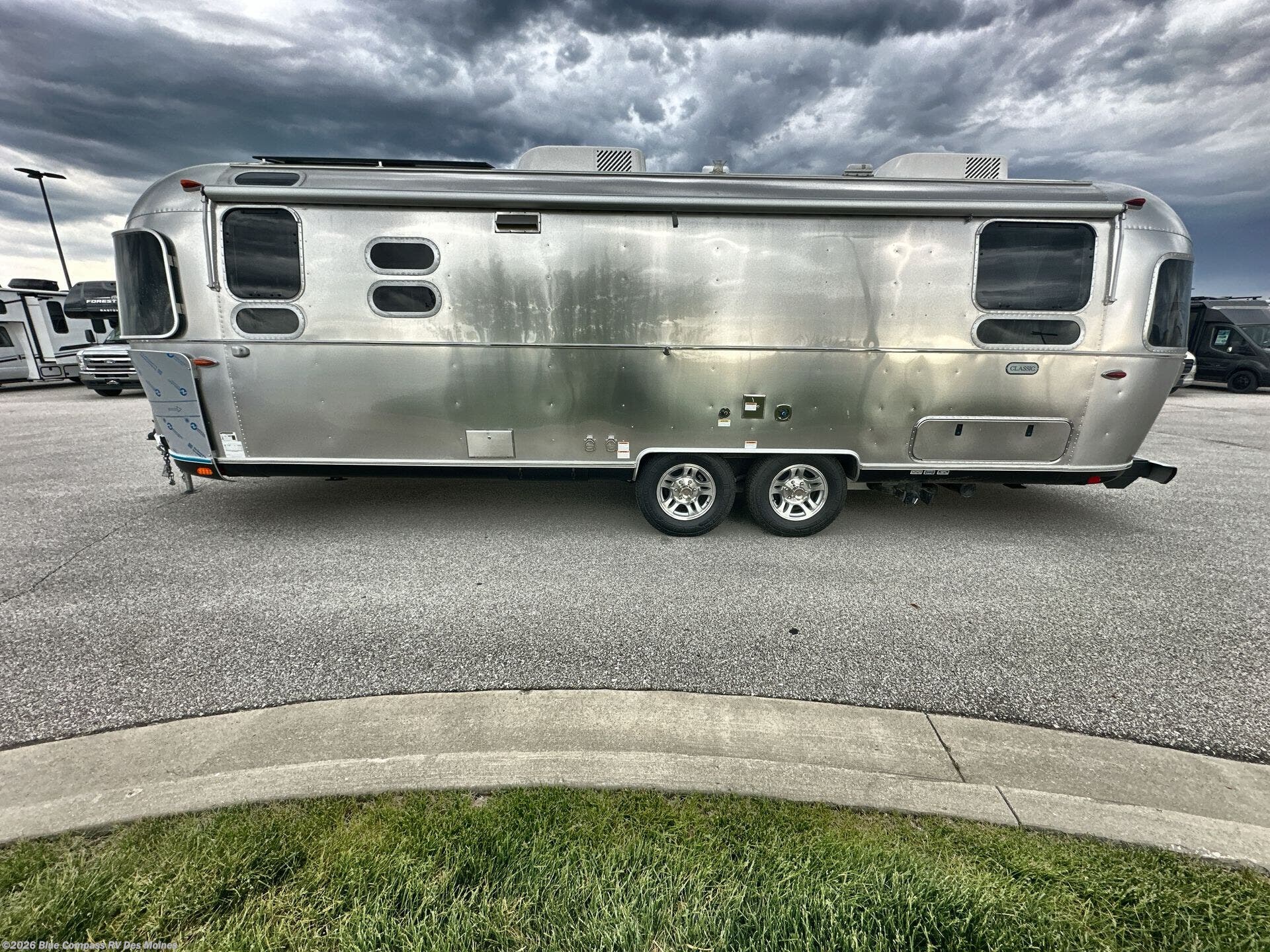 New 2026 Airstream Classic 28RB Twin available in Altoona, Iowa