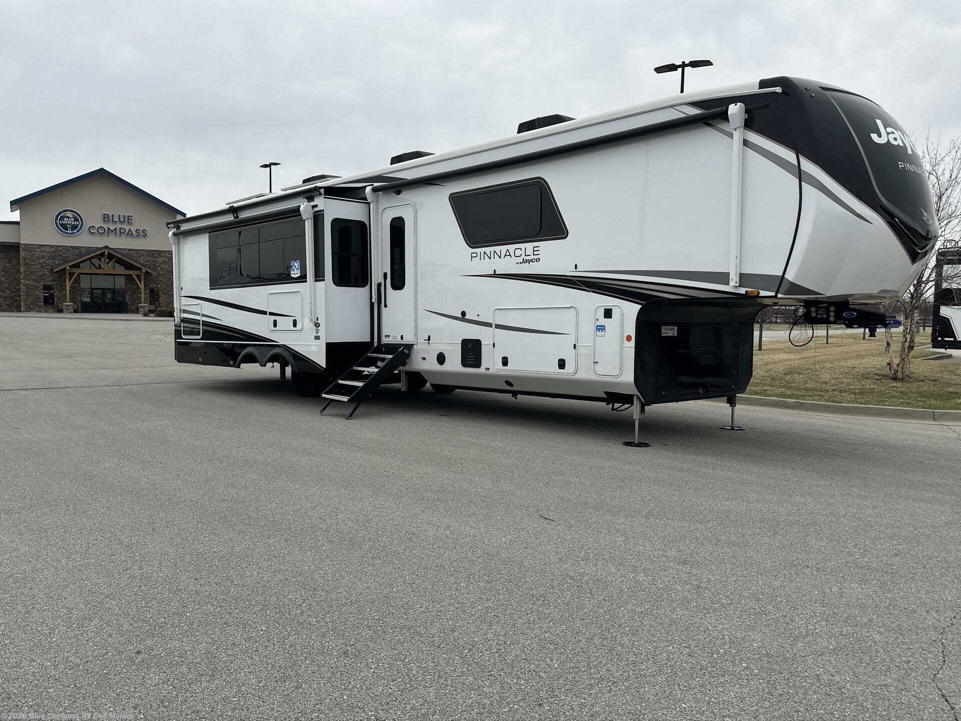 New 2026 Jayco Pinnacle 38FBRK available in Altoona, Iowa