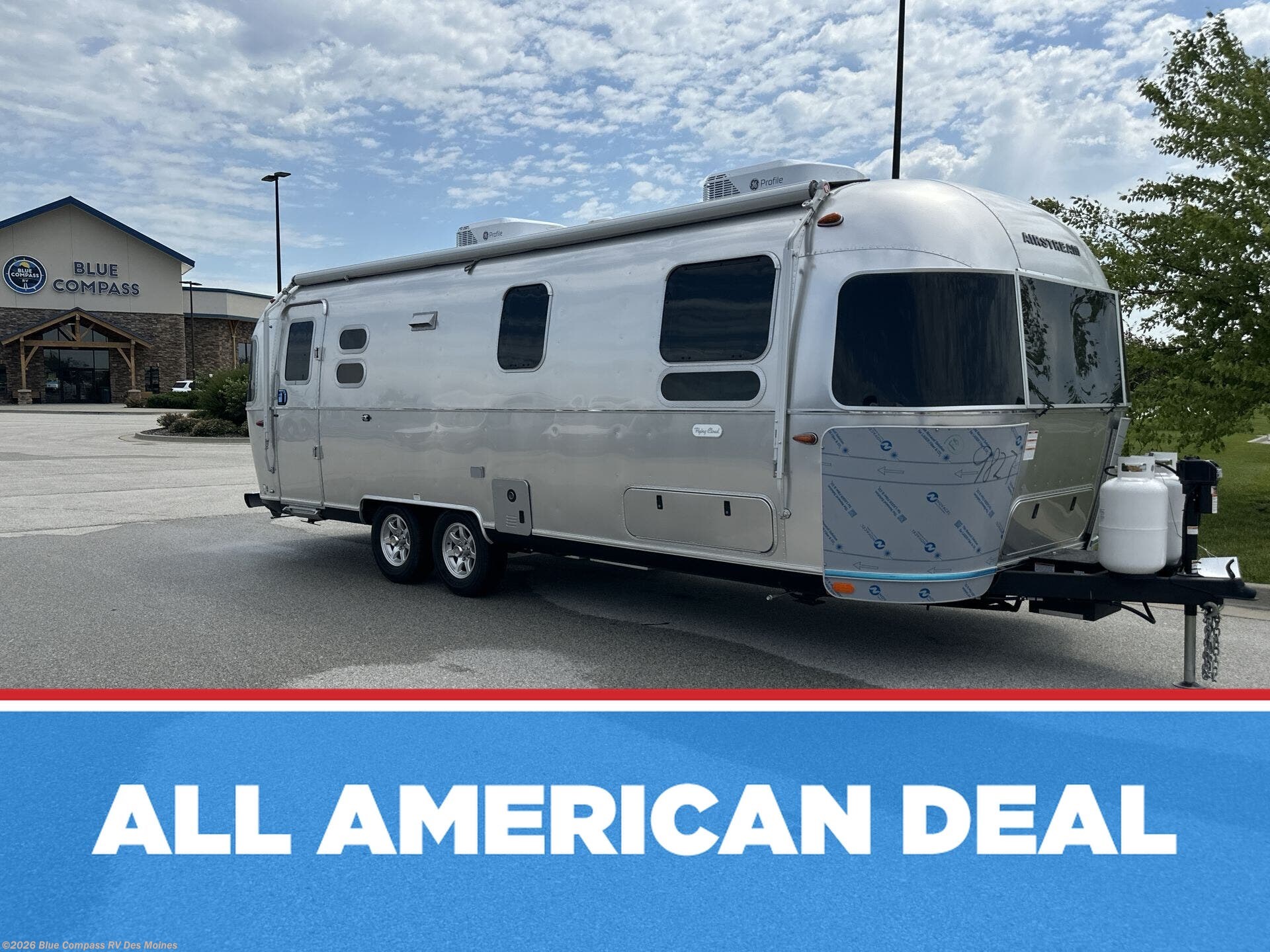 New 2026 Airstream Flying Cloud 27FB Twin available in Altoona, Iowa
