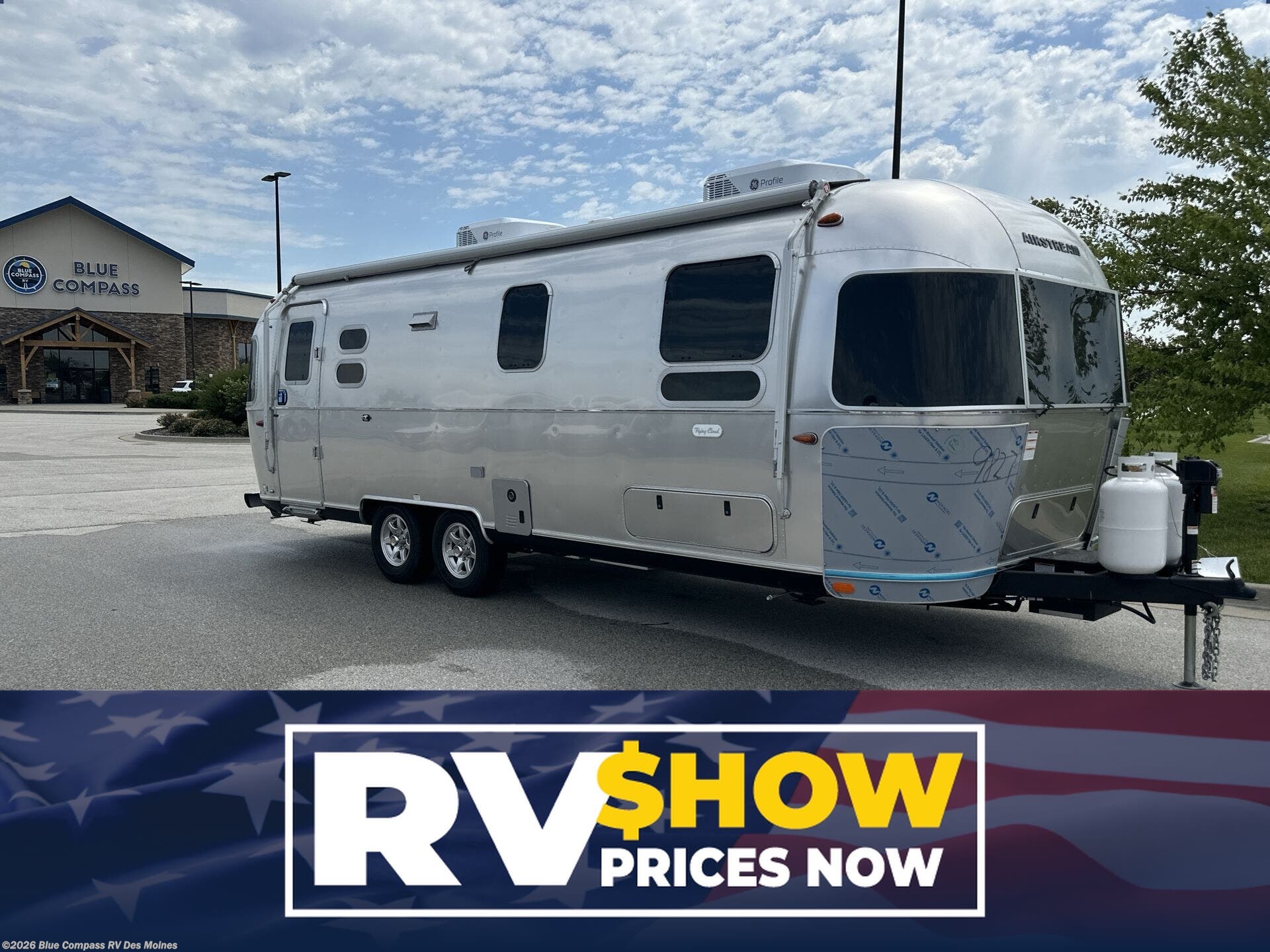 New 2026 Airstream Flying Cloud 27FB Twin available in Altoona, Iowa