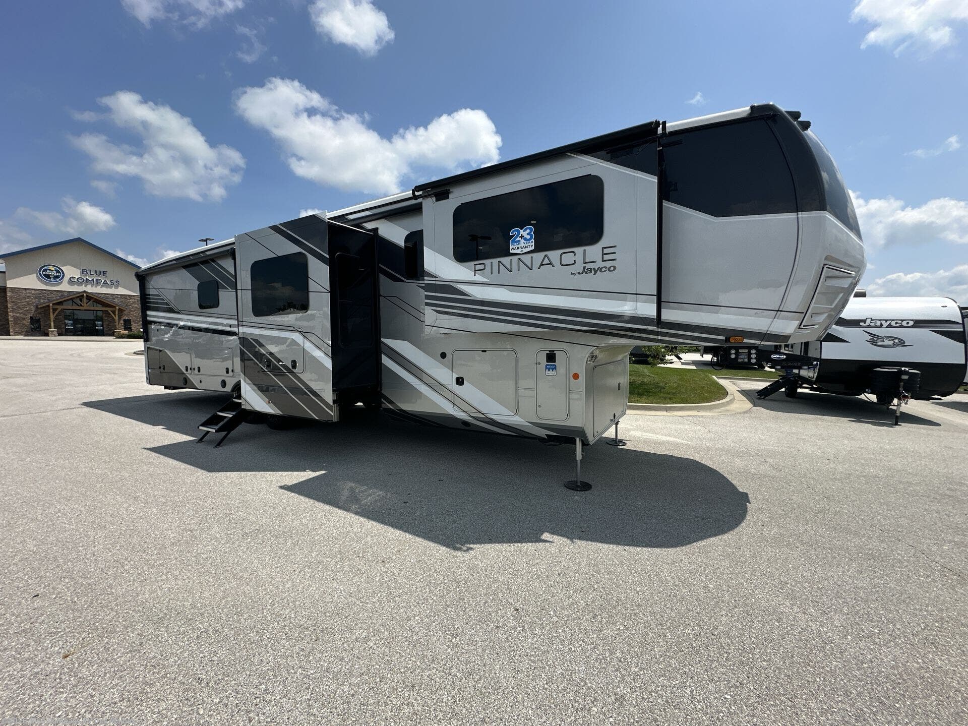 New 2027 Jayco Pinnacle 39FLOK available in Altoona, Iowa