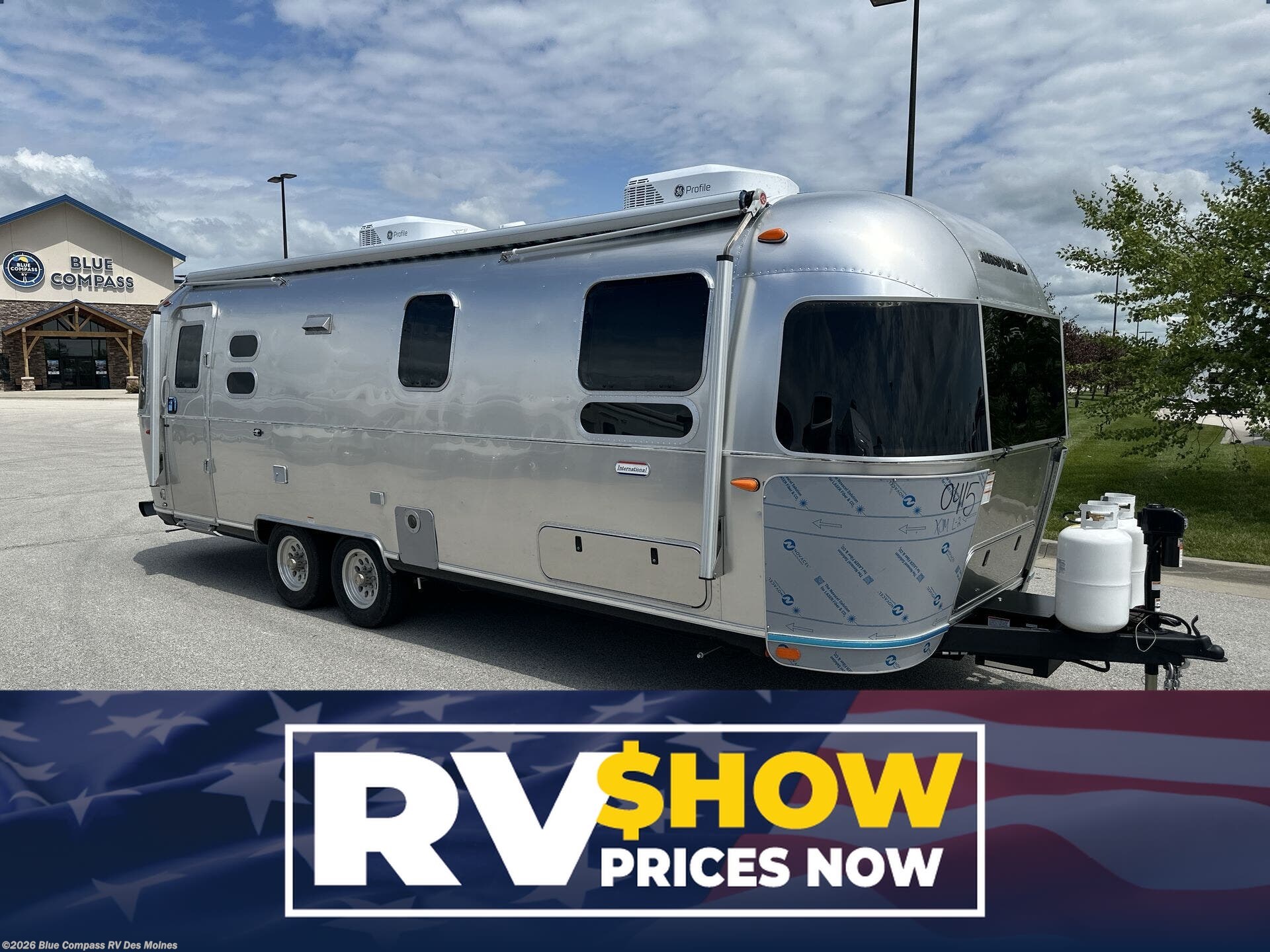 New 2027 Airstream International 27FB Twin available in Altoona, Iowa