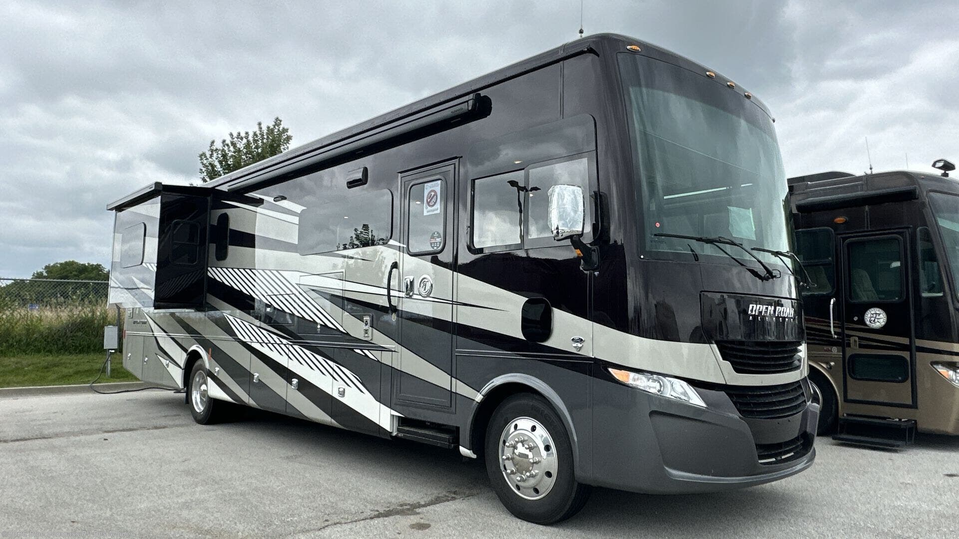 Used 2025 Tiffin Open Road Allegro 36 UA available in Altoona, Iowa