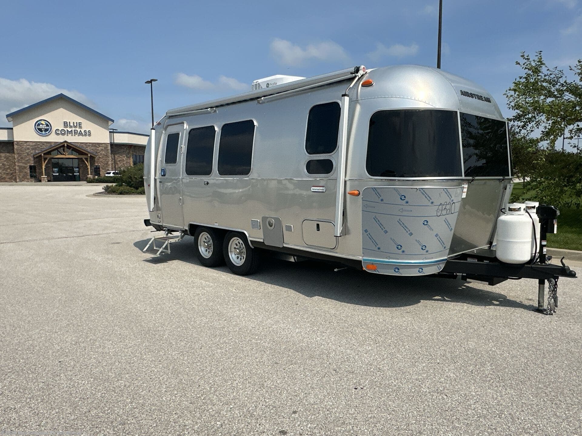 New 2027 Airstream International 23FB available in Altoona, Iowa