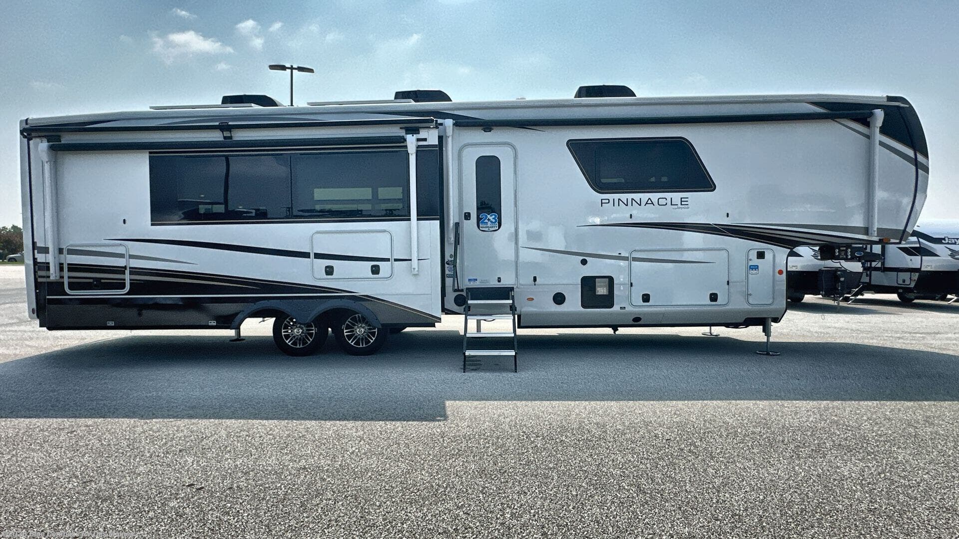 Used 2025 Jayco Pinnacle 38FBRK available in Altoona, Iowa