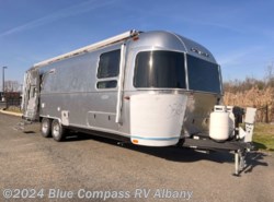 New 2024 Airstream Globetrotter 27FB Twin available in Latham, New York