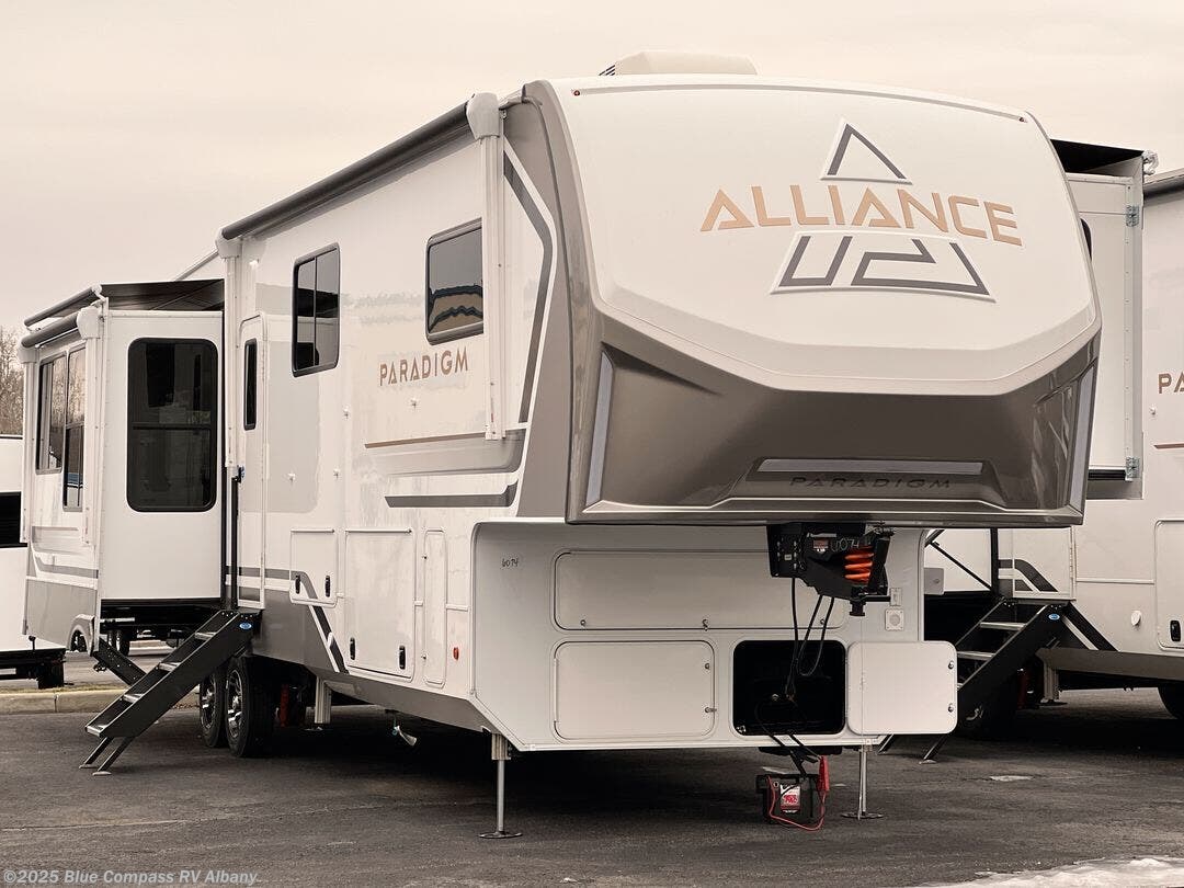 New 2025 Alliance RV Paradigm 380MP available in Latham, New York