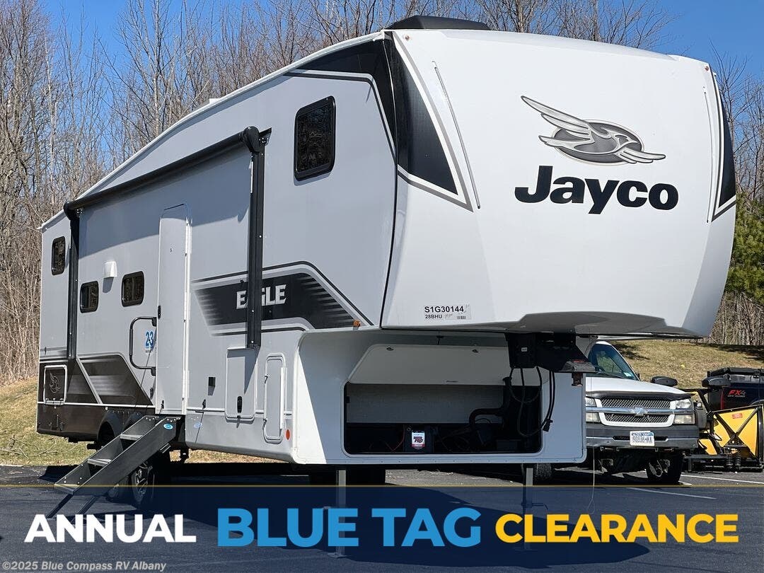 New 2025 Jayco Eagle SLE 28BHU available in Latham, New York
