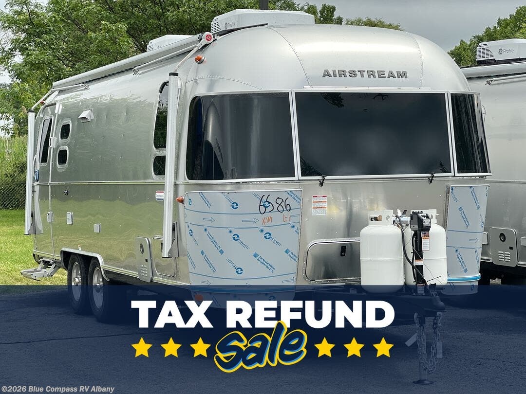 New 2025 Airstream Flying Cloud 27FB Twin available in Latham, New York