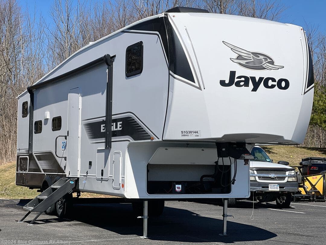 New 2025 Jayco Eagle SLE 28BHU available in Latham, New York