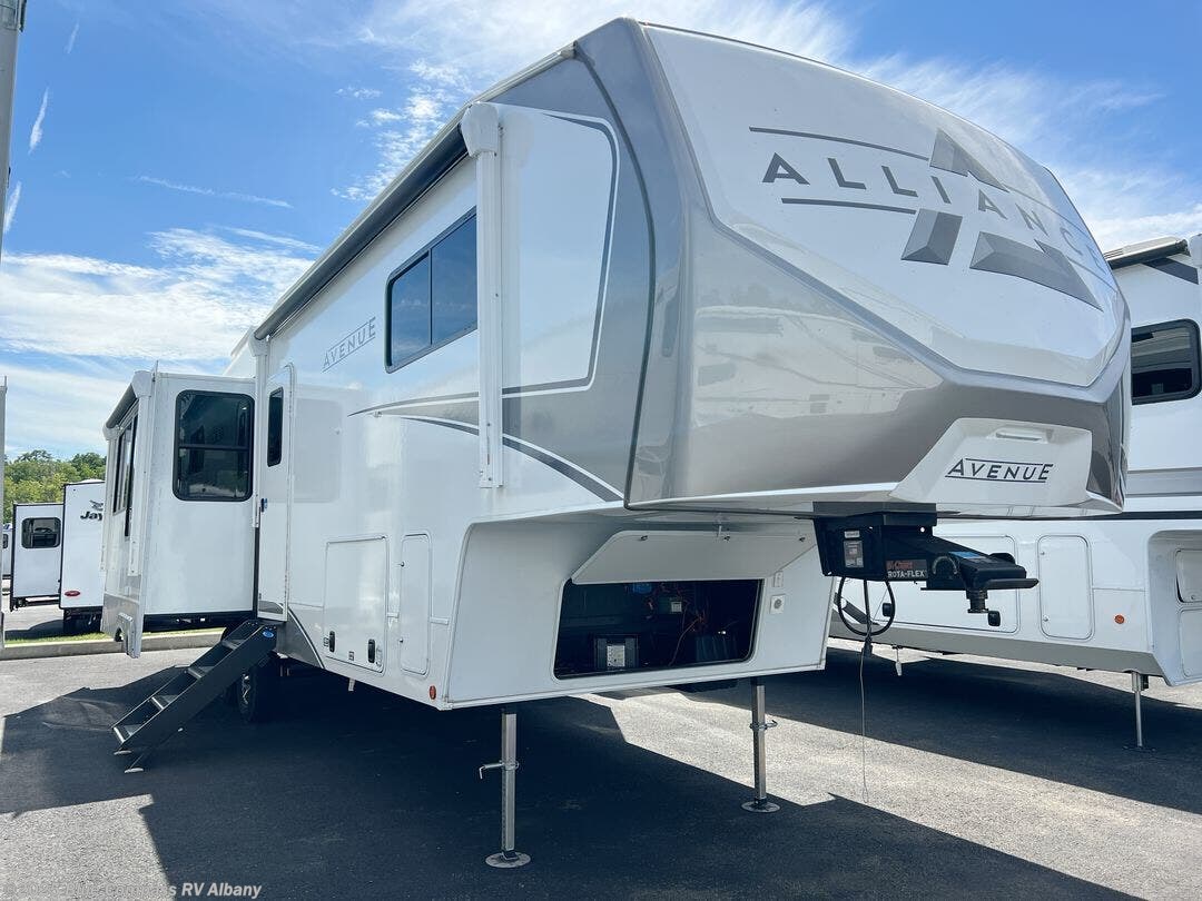 New 2026 Alliance RV Avenue 32RLS available in Latham, New York