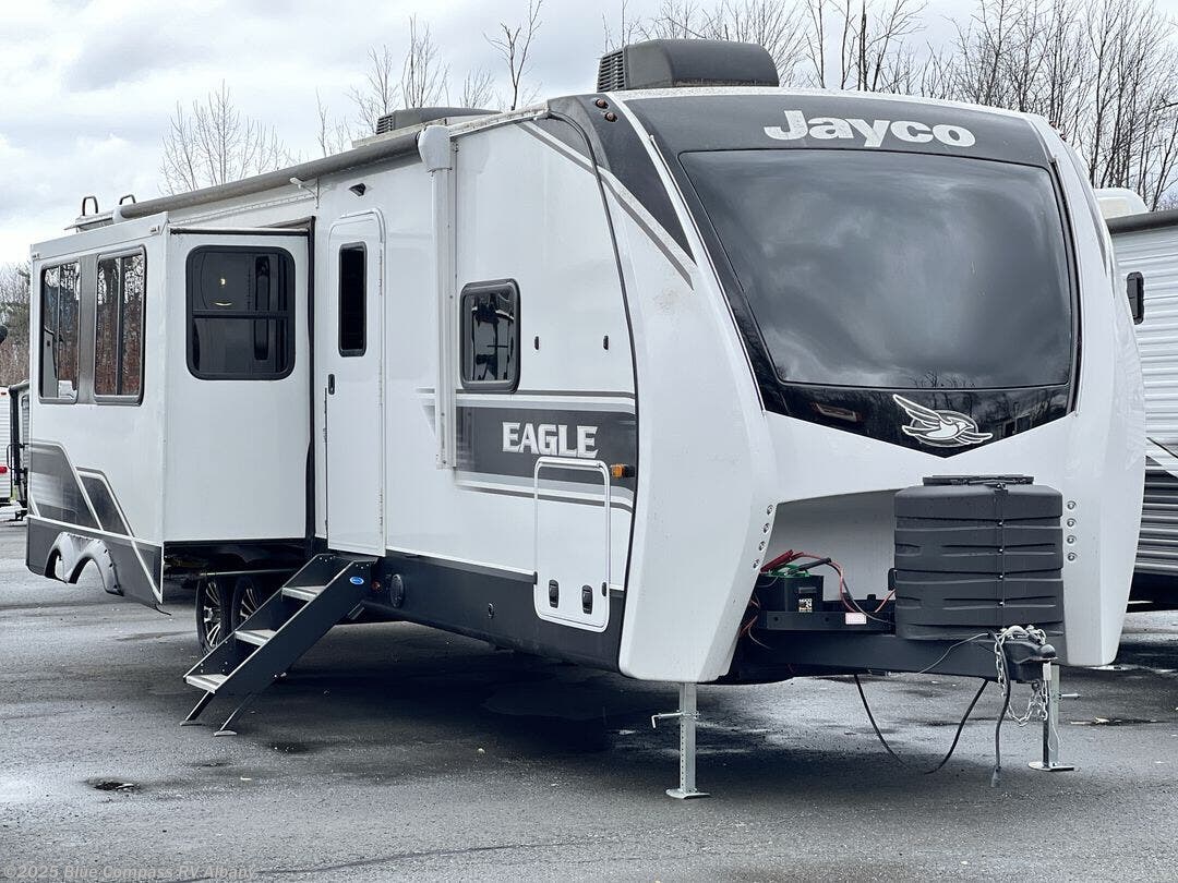 Used 2024 Jayco Eagle 312BHOK available in Latham, New York