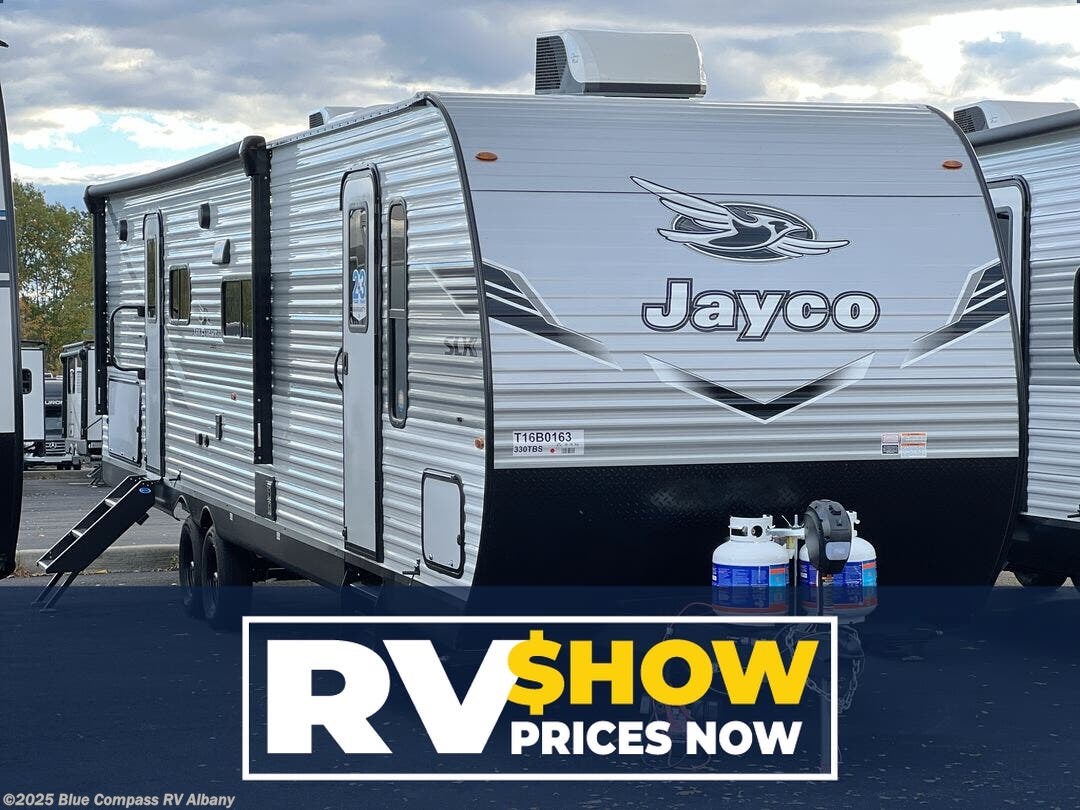 New 2026 Jayco Jay Flight SLX 330TBS available in Latham, New York