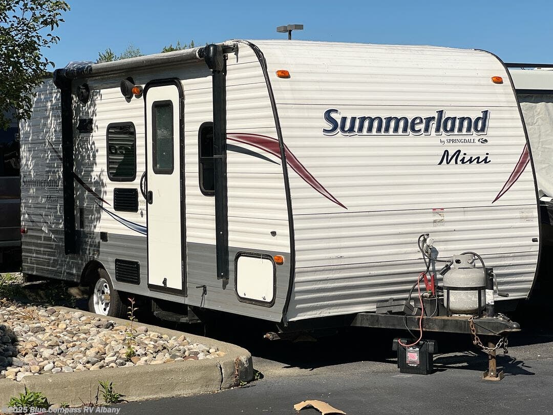 Used 2015 Keystone  Summerland 1800BH available in Latham, New York
