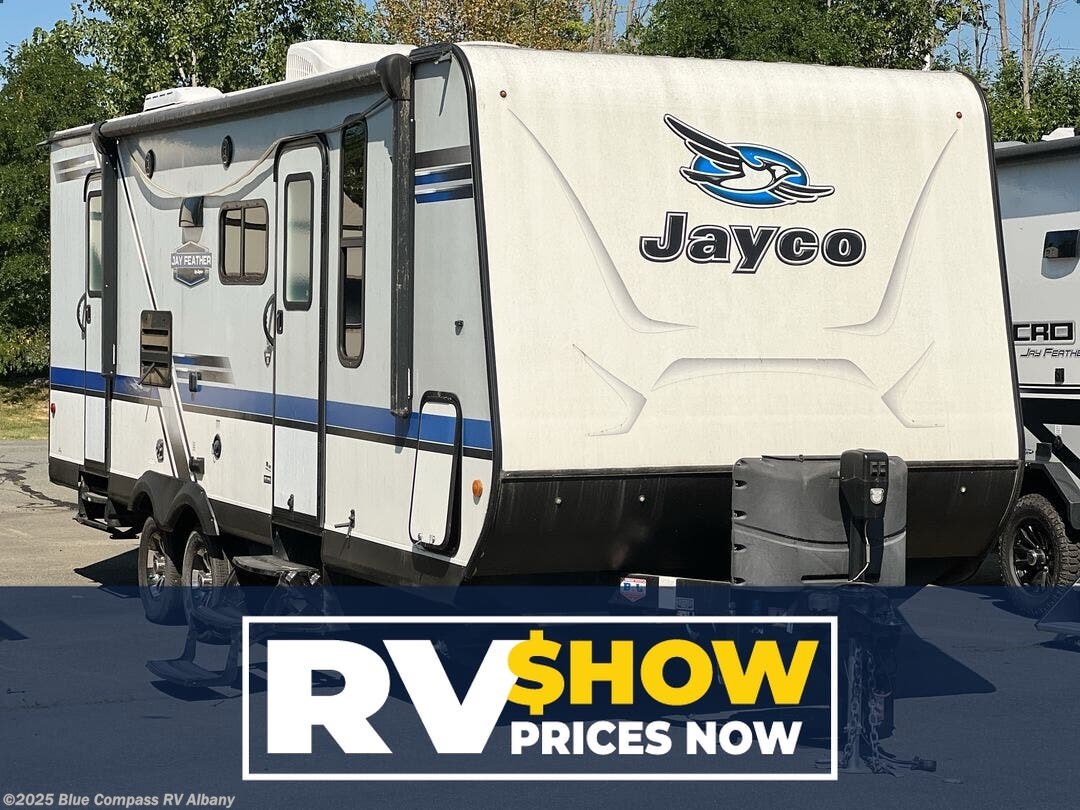 Used 2018 Jayco Jay Feather 23BHM available in Latham, New York