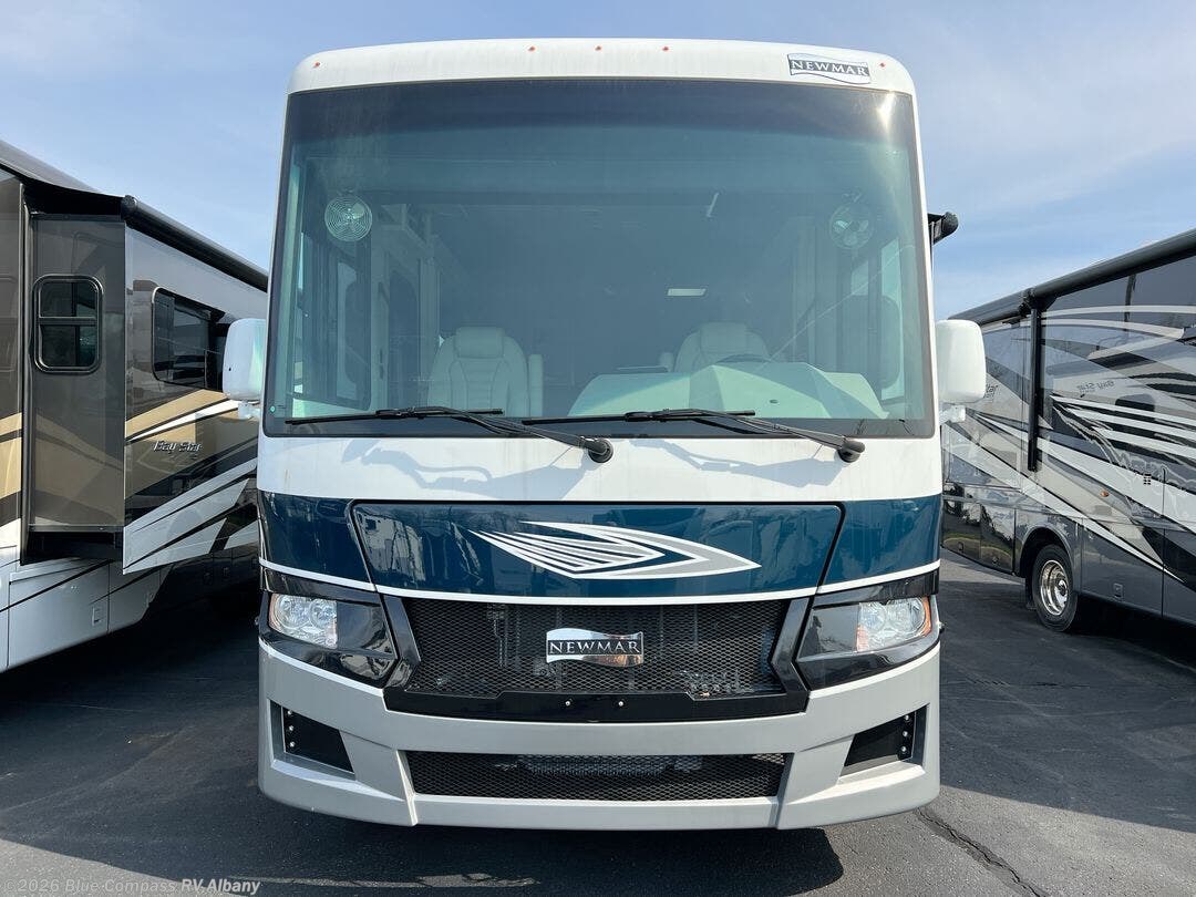 Used 2025 Newmar Bay Star Sport 3225 available in Latham, New York