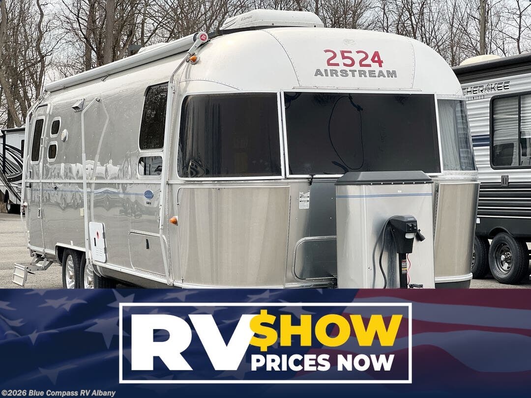 Used 2014 Airstream Classic 27FBQ available in Latham, New York