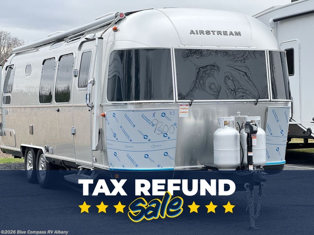New 2026 Airstream Classic 28RB Twin available in Latham, New York