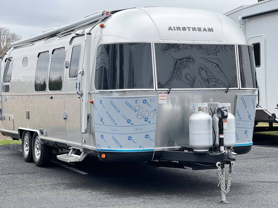 New 2026 Airstream Classic 28RB Twin available in Latham, New York