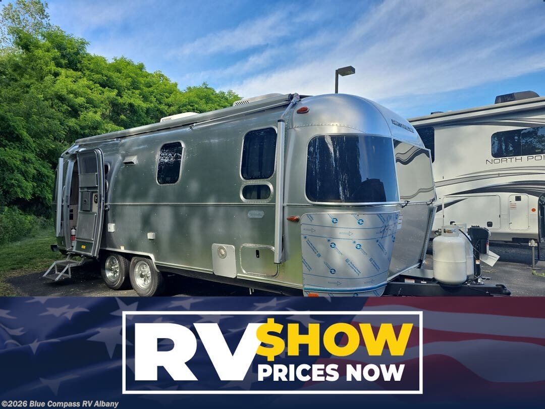 New 2026 Airstream Globetrotter 25FB Twin available in Latham, New York