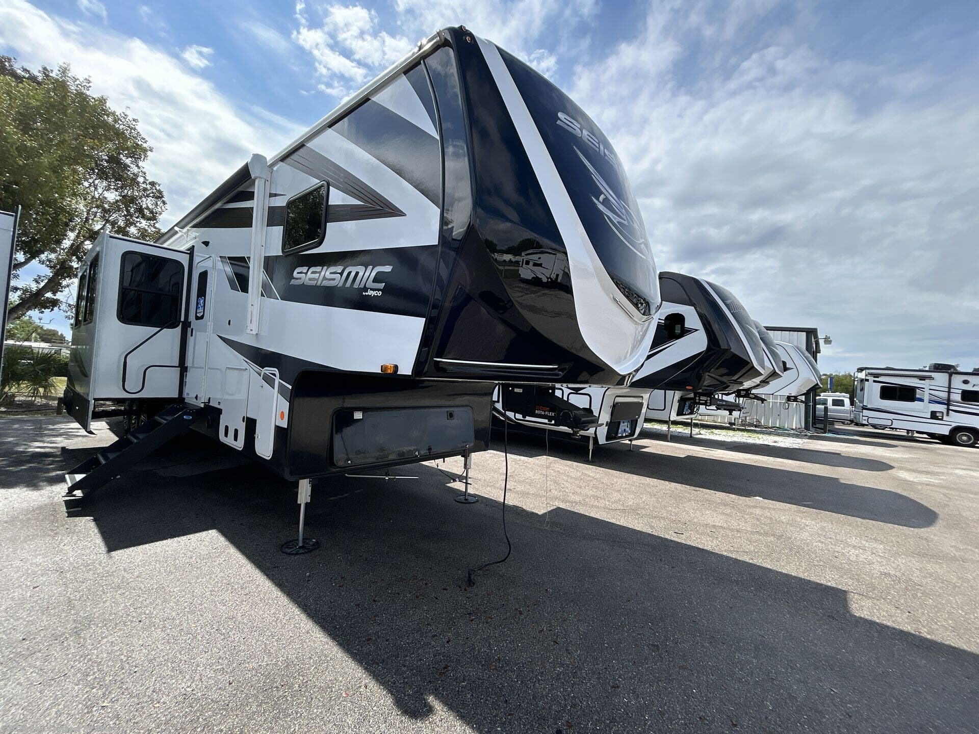 New 2027 Jayco Seismic 395 available in Latham, New York