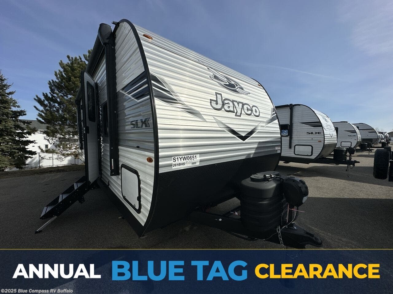 New 2025 Jayco Jay Flight SLX 261BHS available in West Seneca, New York
