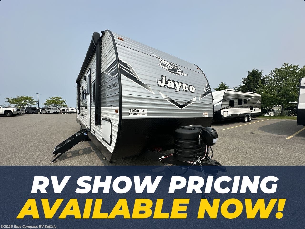 New 2025 Jayco Jay Flight SLX 261BHS available in West Seneca, New York