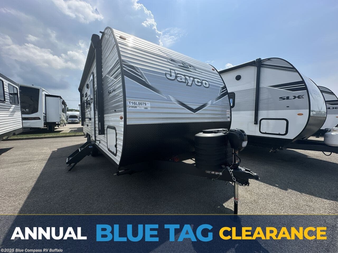 New 2025 Jayco Jay Flight SLX 210QB available in West Seneca, New York