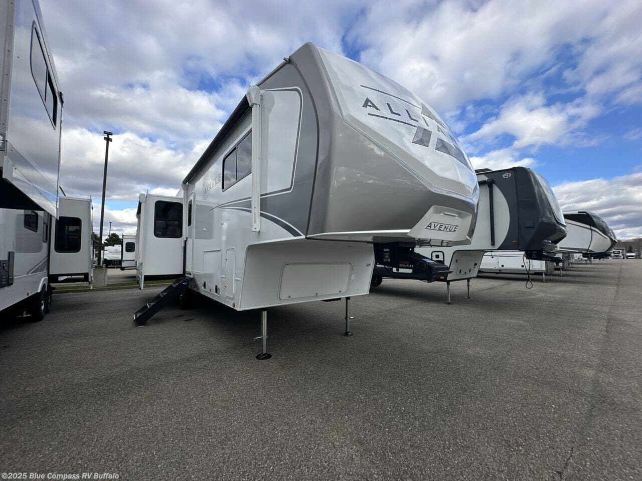 New 2026 Alliance RV Avenue 32RLS available in West Seneca, New York