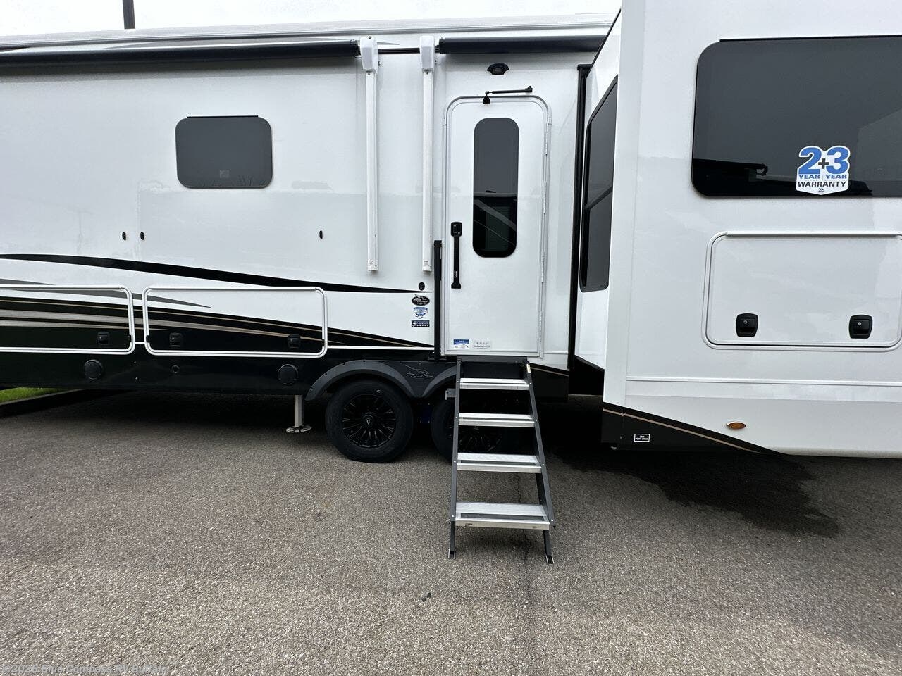 New 2026 Jayco Pinnacle 39FLOK available in West Seneca, New York