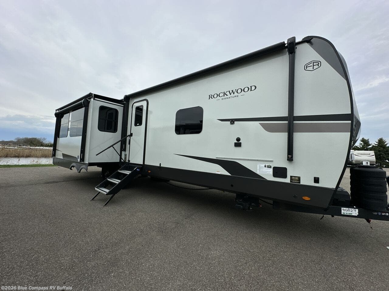 New 2026 Forest River Rockwood Signature 8337RL available in West Seneca, New York
