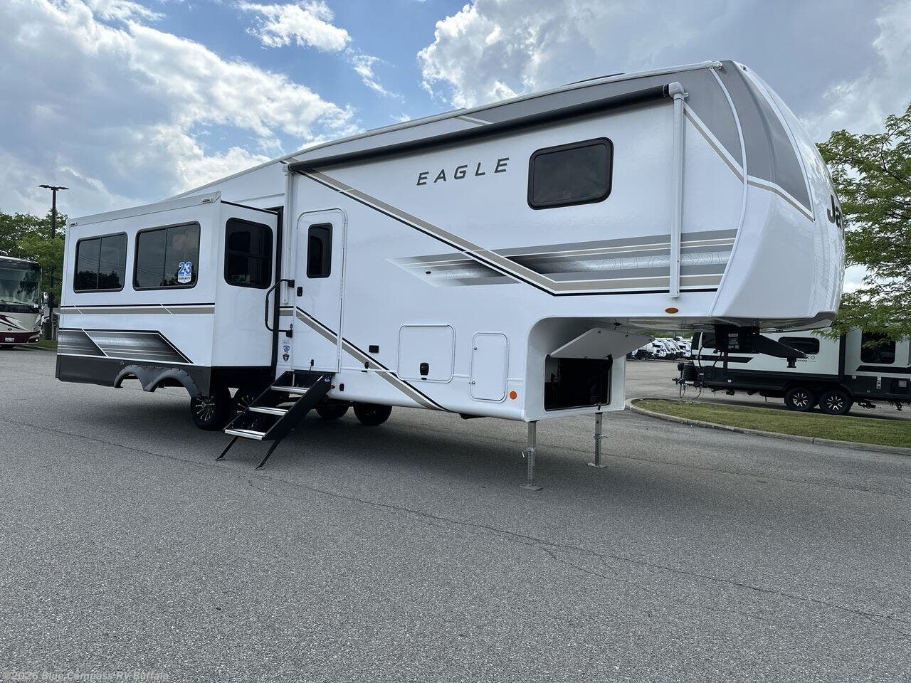 New 2027 Jayco Eagle SLE 30RLT available in West Seneca, New York