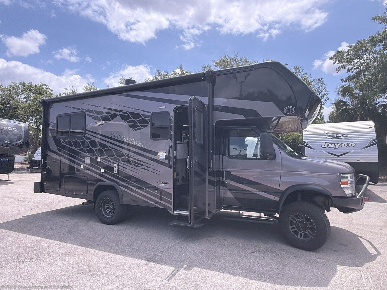 New 2026 Forest River Sunseeker 2350 available in West Seneca, New York