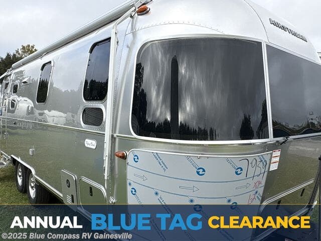 New 2026 Airstream Flying Cloud 25FB Twin available in Alachua, Florida