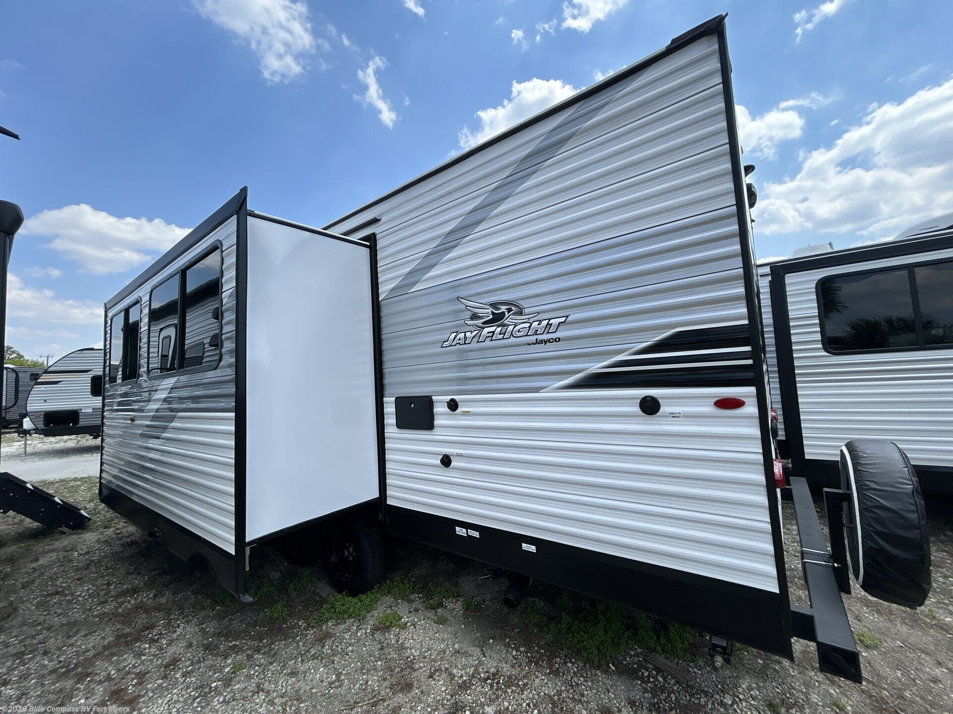 New 2025 Jayco Jay Flight SLX 261BHS available in Fort Myers, Florida