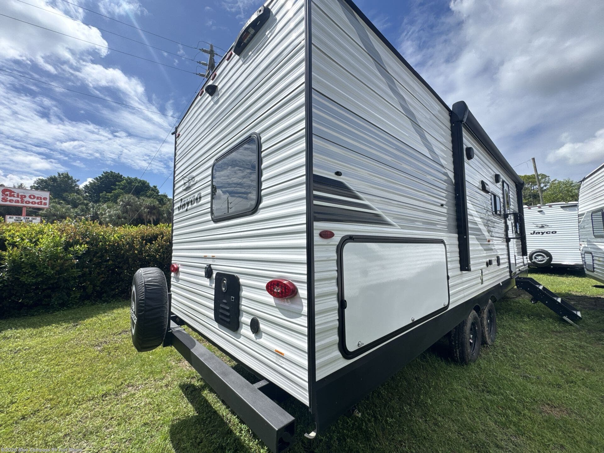 New 2025 Jayco Jay Flight SLX 261BHS available in Fort Myers, Florida