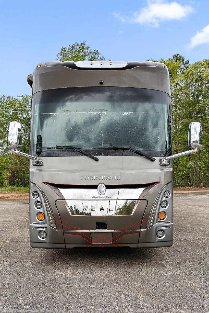 New 2026 Foretravel Realm Presidential Series  LV2 available in Fort Myers, Florida